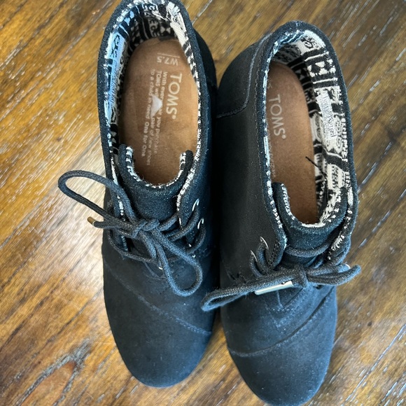 Tom’s Desert Wedge ankle bootie black suede women’s 7.5-GUC - Picture 3 of 7